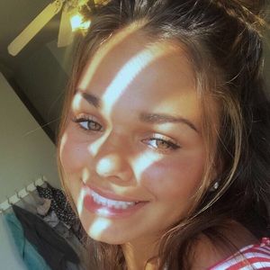 Meet your Posher, Mia Harris